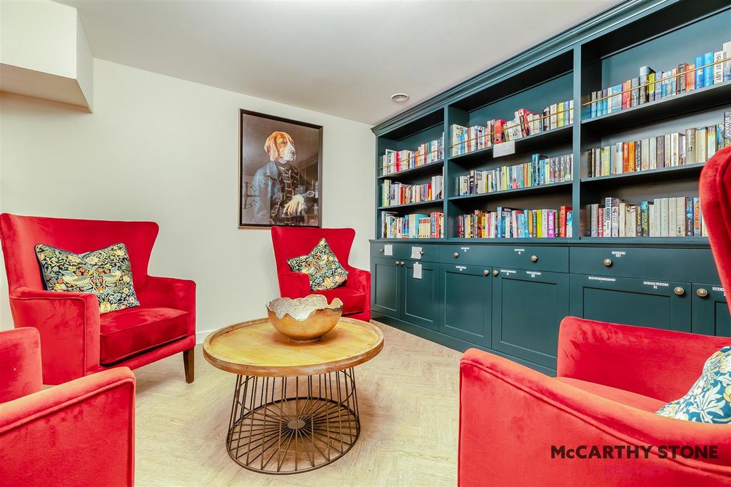 8607231-interior08.JPG