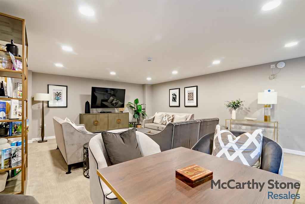 8647872-interior16-800.jpg