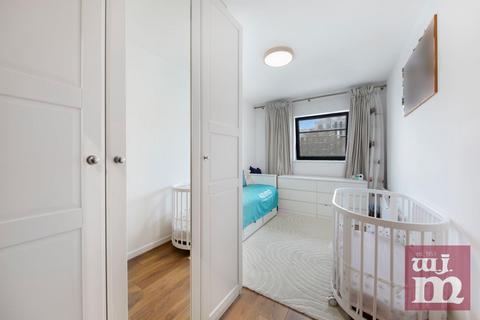 2 bedroom flat to rent, Carmine Wharf, Limehouse, E14