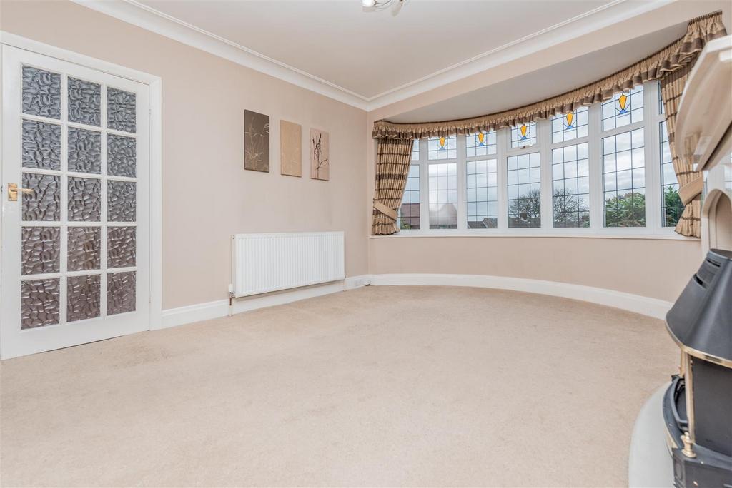 Living Room: