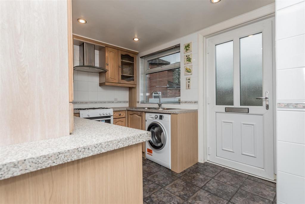 Fitted Kitchen: