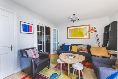 2 bedroom flat to rent,  Albion Yard, Whitechapel Rd, London E1