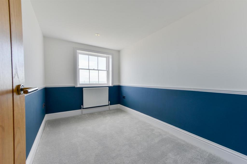 Flat 3, 12 Marine Gardens5.jpg