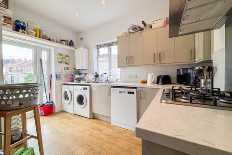 1 bedroom in a house share to rent, Pembroke Avenue, Somerset BS11