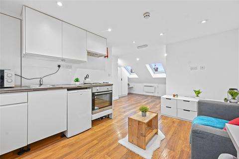 undefined, Bloemfontein Road, Shepherds Bush, London, W12