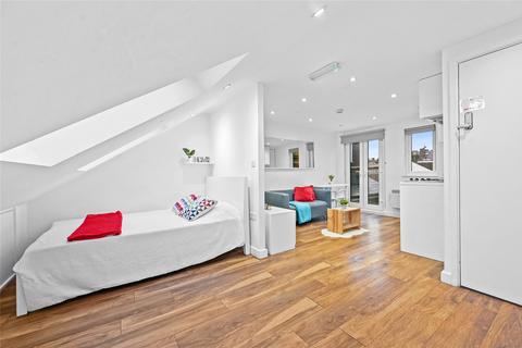 undefined, Bloemfontein Road, Shepherds Bush, London, W12