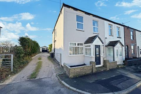 3 bedroom end of terrace house for sale, Chorley Road, Westhoughton, BL5