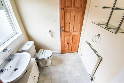 2 bedroom terraced house to rent, Montague Street, Nottingham