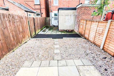 2 bedroom terraced house to rent, Montague Street, Nottingham