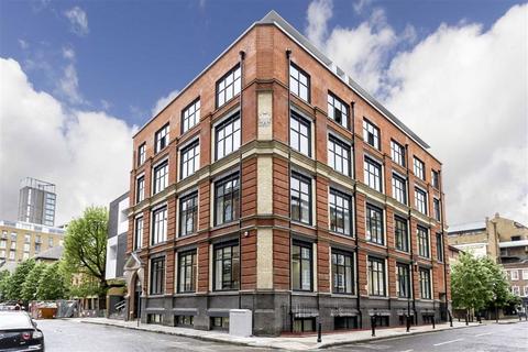 Queen Elizabeth Street, London SE1