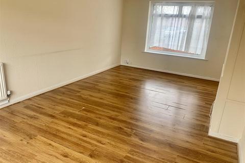 3 bedroom end of terrace house to rent, 8 Wyndale DriveKirk HallamIlkestonDerbyDerbyshire