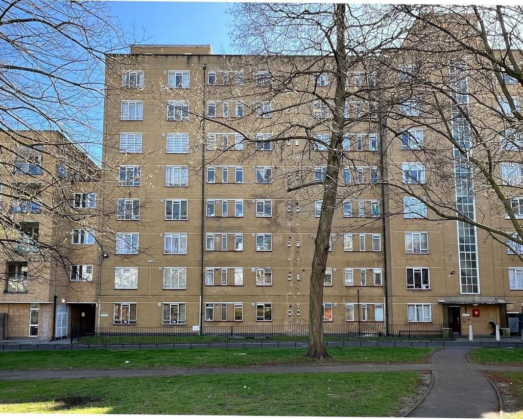 Well-maintained mid-rise brick apartment block ...