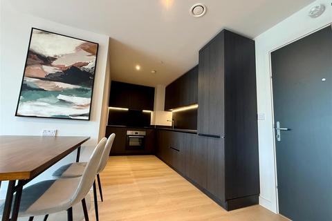 2 bedroom apartment to rent, Waterhouse Gardens