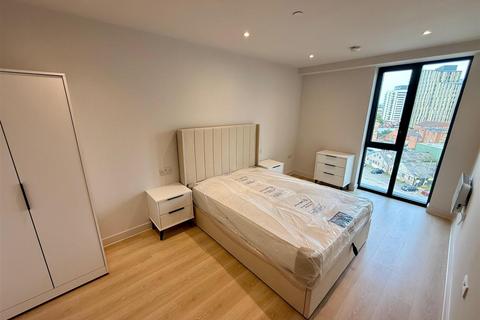 2 bedroom apartment to rent, Waterhouse Gardens