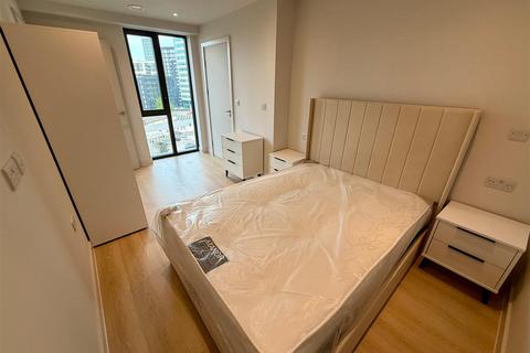 2 bedroom apartment to rent, Waterhouse Gardens