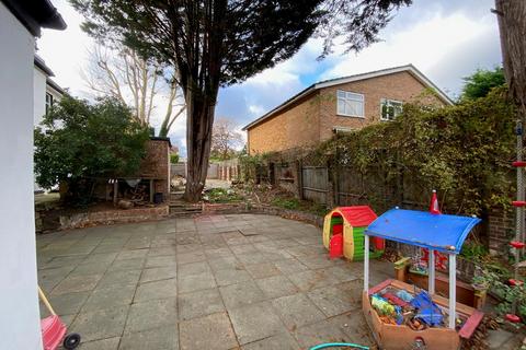 2 bedroom flat for sale, London Lane, Bromley BR1