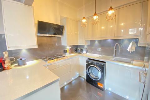 2 bedroom flat for sale, London Lane, Bromley BR1