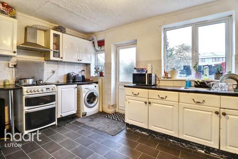 undefined, Connaught Road, Luton