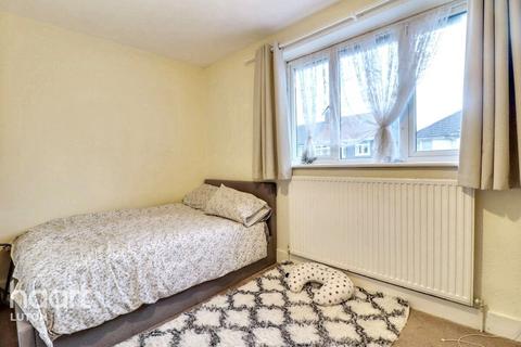 Connaught Road, Luton