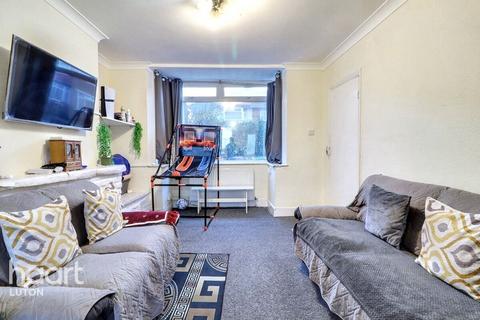 2 bedroom terraced house for sale, Connaught Road, Luton