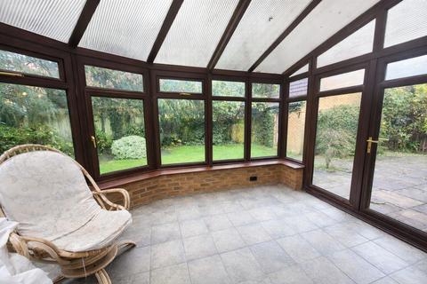 4 bedroom detached house to rent, Little Meadow, Loughton, Milton Keynes MK5