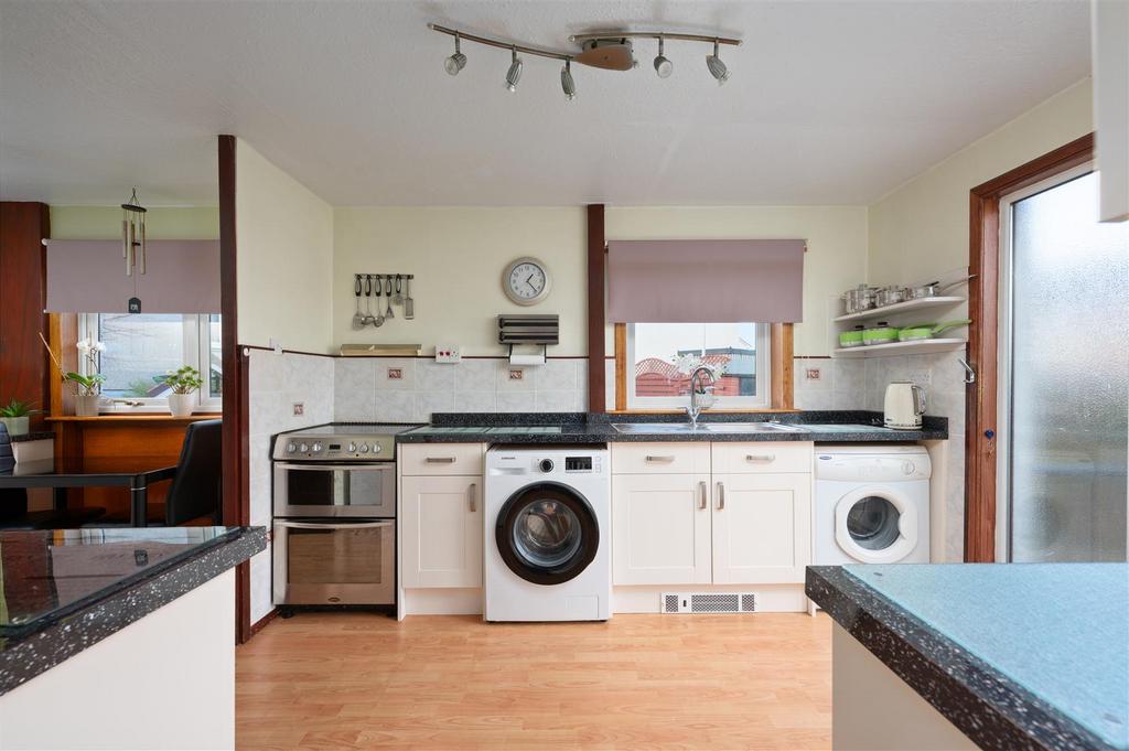 52 Central Road010.JPG