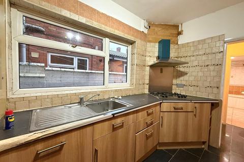 3 bedroom terraced house to rent, Roberts Road