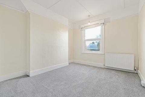 undefined, London Road, Twickenham, TW1