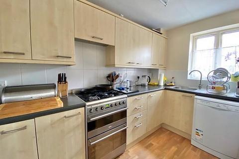 3 bedroom semi-detached house to rent, Orwell Drive, Oxfordshire OX11