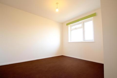 2 bedroom flat for sale, Victor Close, Hornchurch RM12