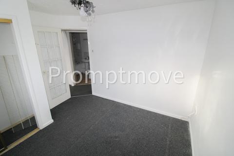 undefined, Simpson Close Luton LU4 9TP