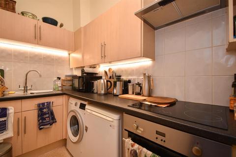 1 bedroom flat for sale, Chapel Park Road, St Leonards-On-Sea