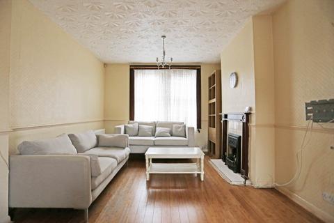 undefined, Heath Road, Chadwell Heath, RM6
