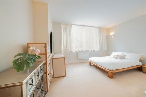 2 bedroom flat for sale, The Quadrangle, London SW10