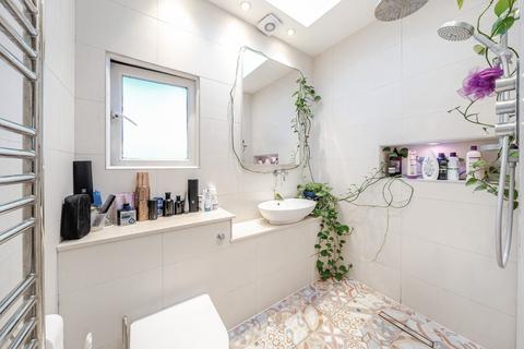 3 bedroom house to rent, Briarwood Road, London SW4