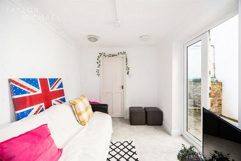 undefined, Elm Grove, Brighton