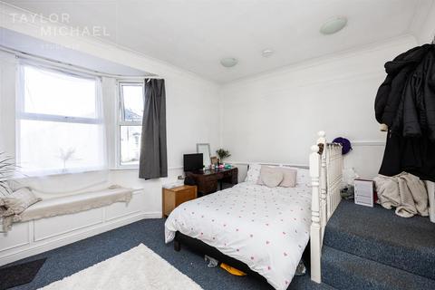 undefined, Elm Grove, Brighton