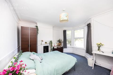 undefined, Elm Grove, Brighton