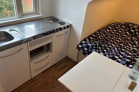 undefined, London Road, Reading, Berkshire