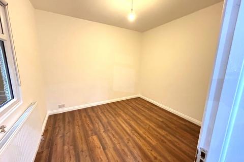 3 bedroom flat to rent, Kenton Road, Kenton, HA3