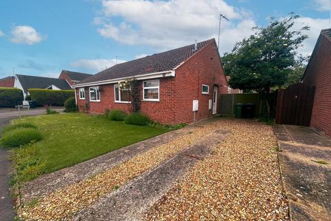 2 bedroom semi-detached bungalow to rent, Heacham