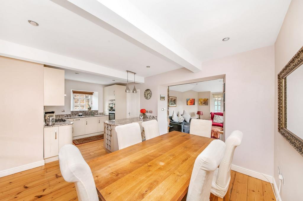 Living dining kitchen