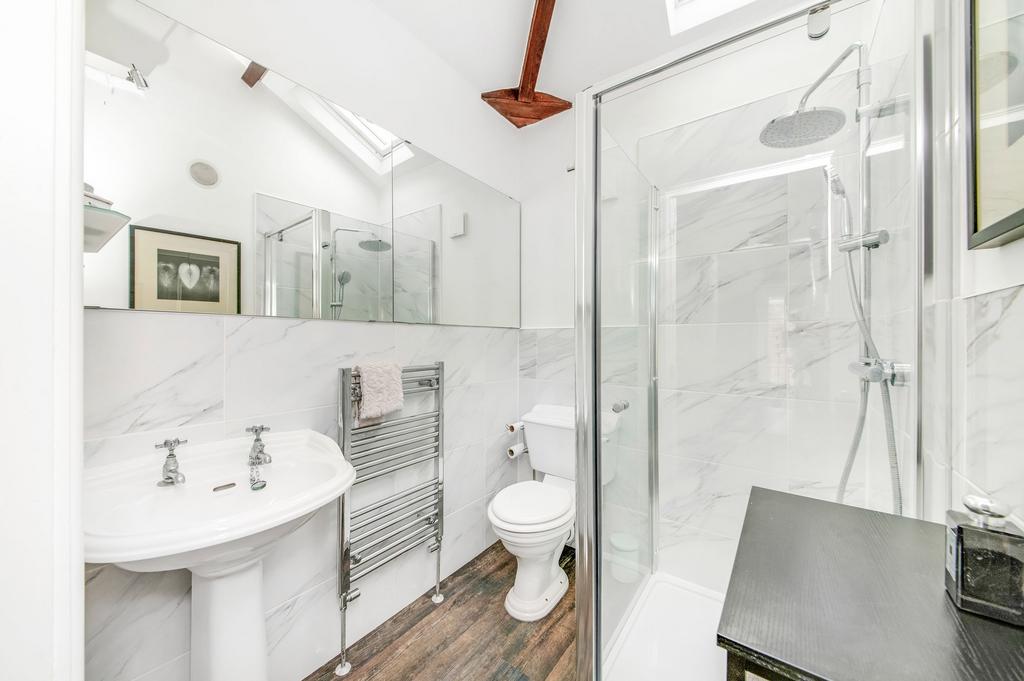 Bedroom one en suite