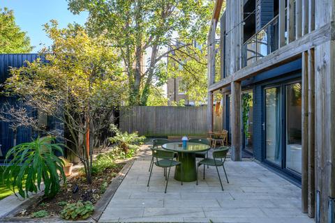 undefined, Navarino Grove, London E8