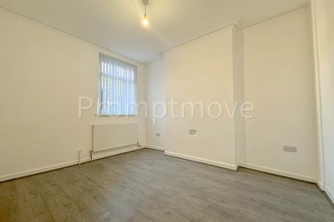 5 bedroom semi-detached house to rent, Hurst Grove Bedford MK40 4DW