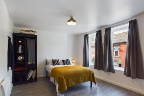 6 bedroom house to rent, Bankfield Avenue, Manchester M13