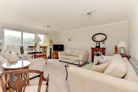 2 bedroom flat for sale, Grand Avenue, Worthing