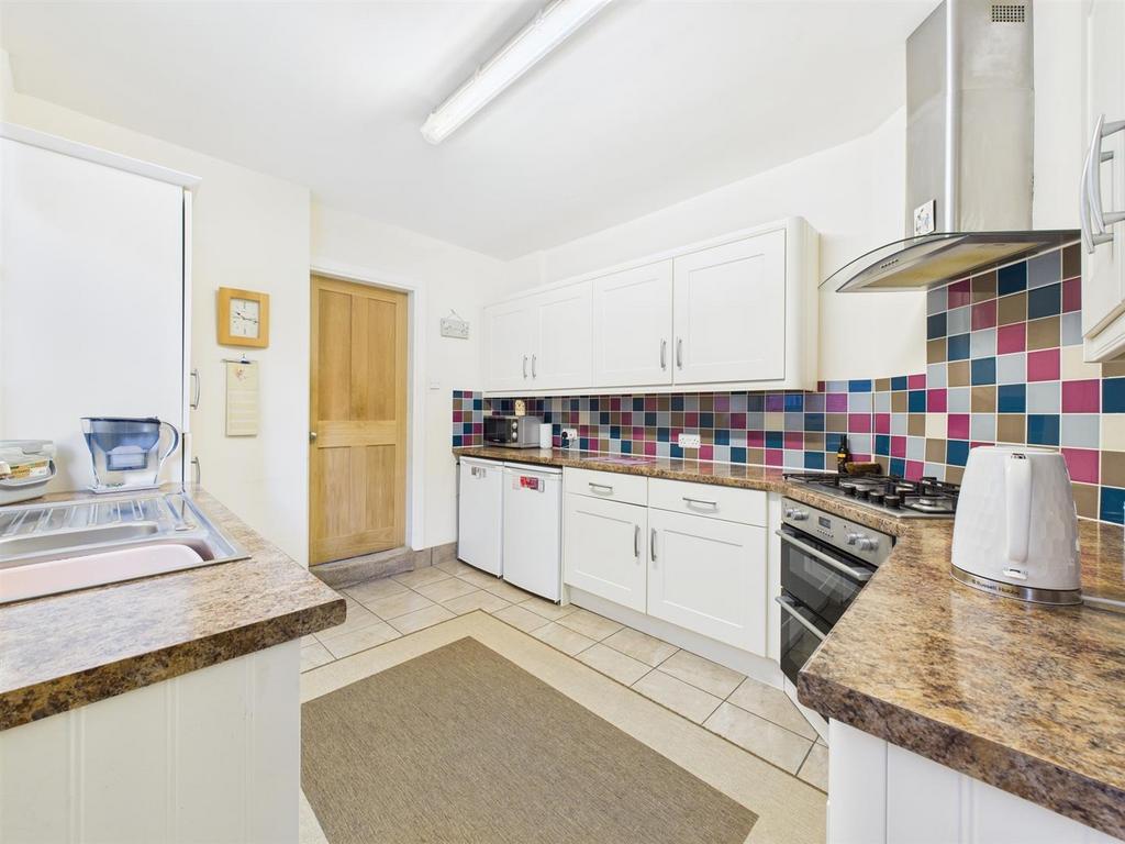 Kitchen: