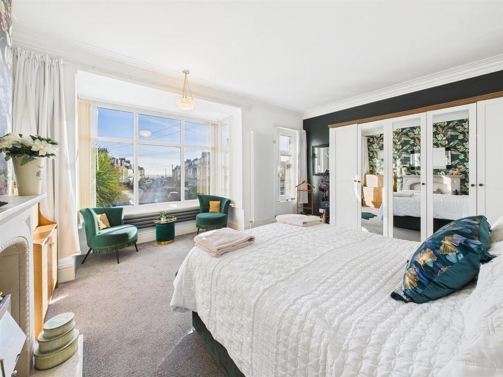 Bedroom: