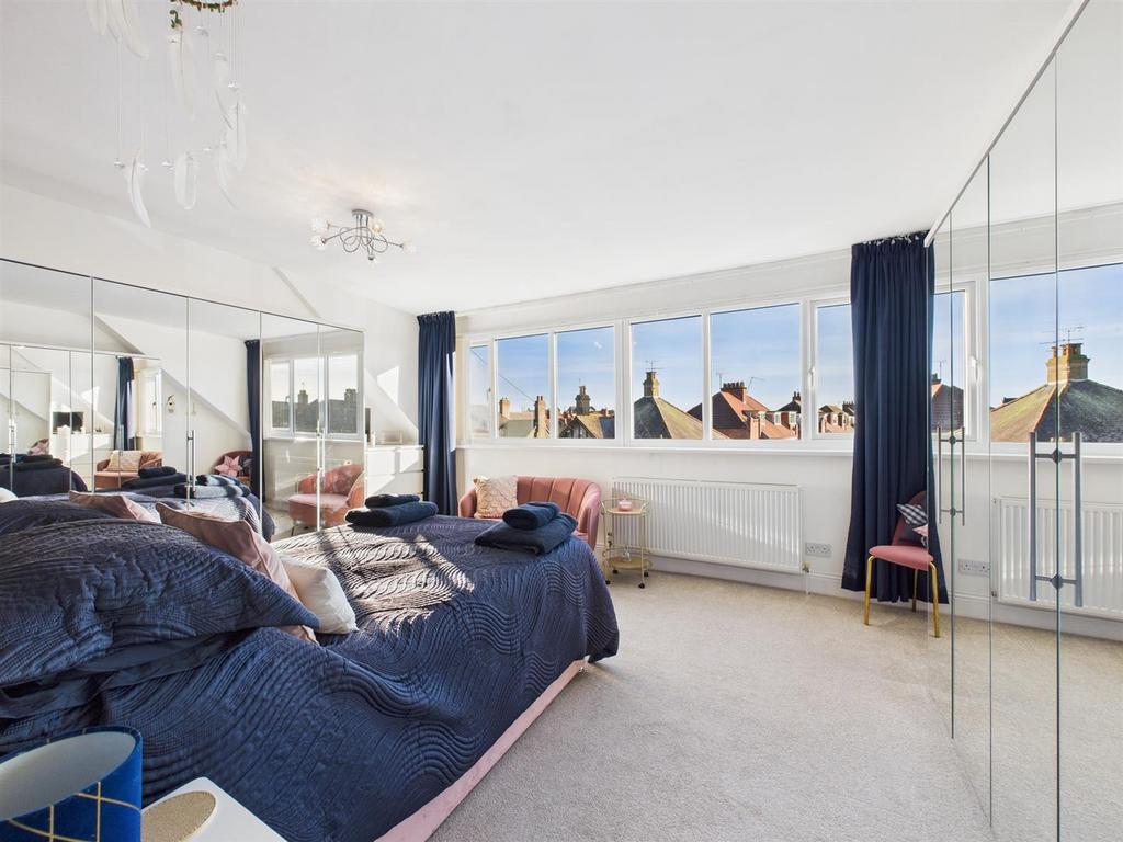 Bedroom: